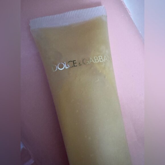 Dolce & Gabbana Pour Femme | RED CAP | Sensual Bath - Picture 5 of 7